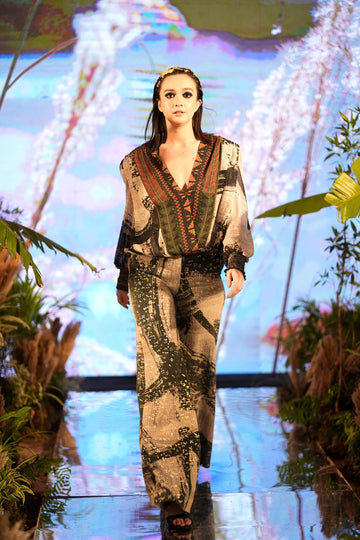 Black & White Placement Print Top