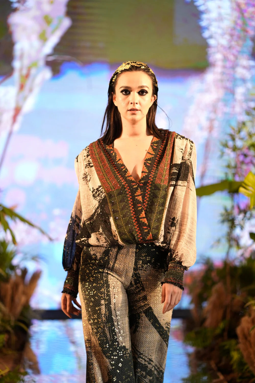 Black & White Placement Print Top