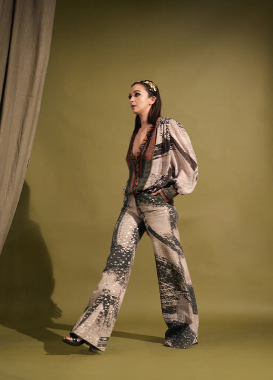 Black & White Placement Print Top